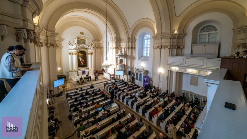 Barokk muzsika, korhű hangszereken is